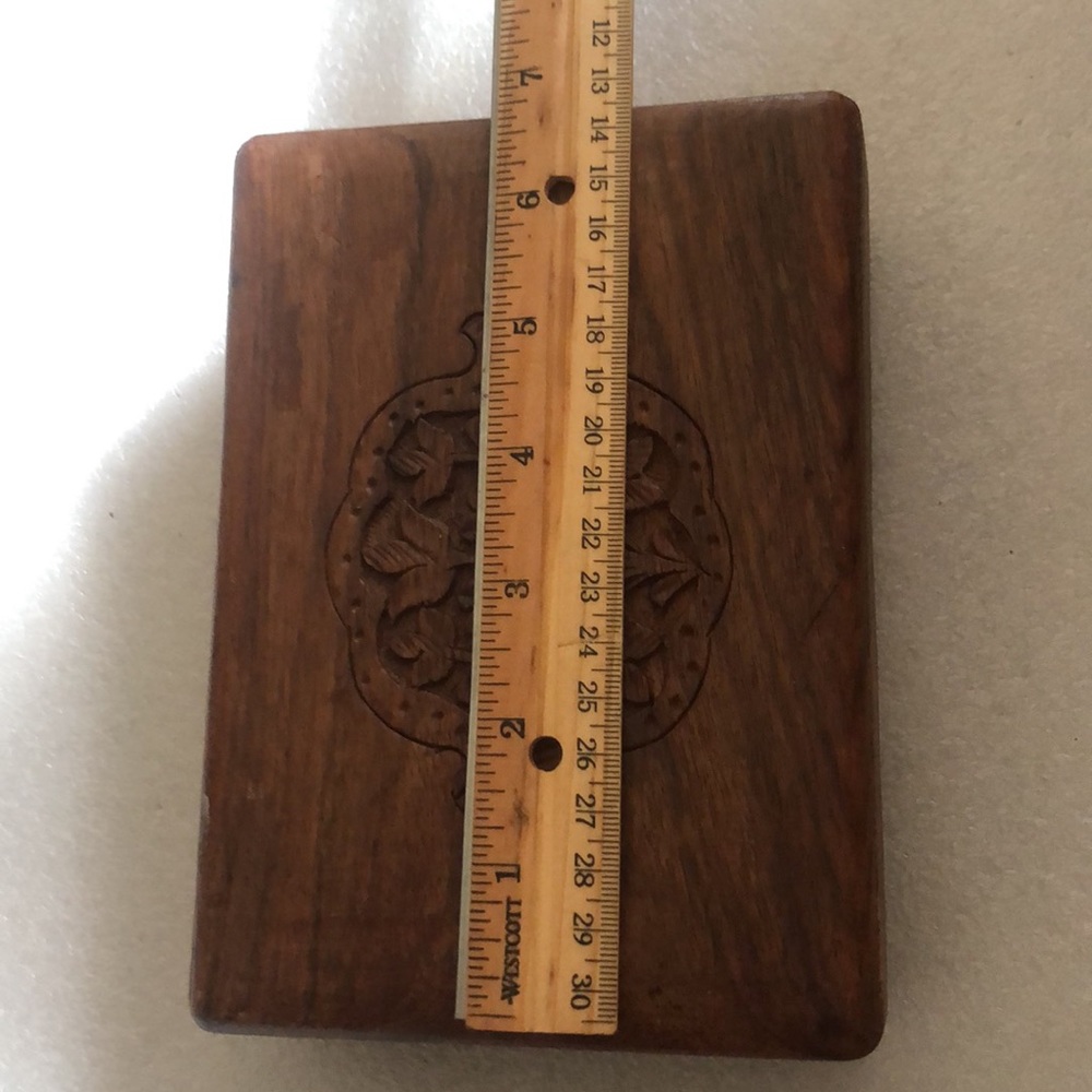 Indian hand caved wooden jewelry box/ decor - Picture 15 of 15